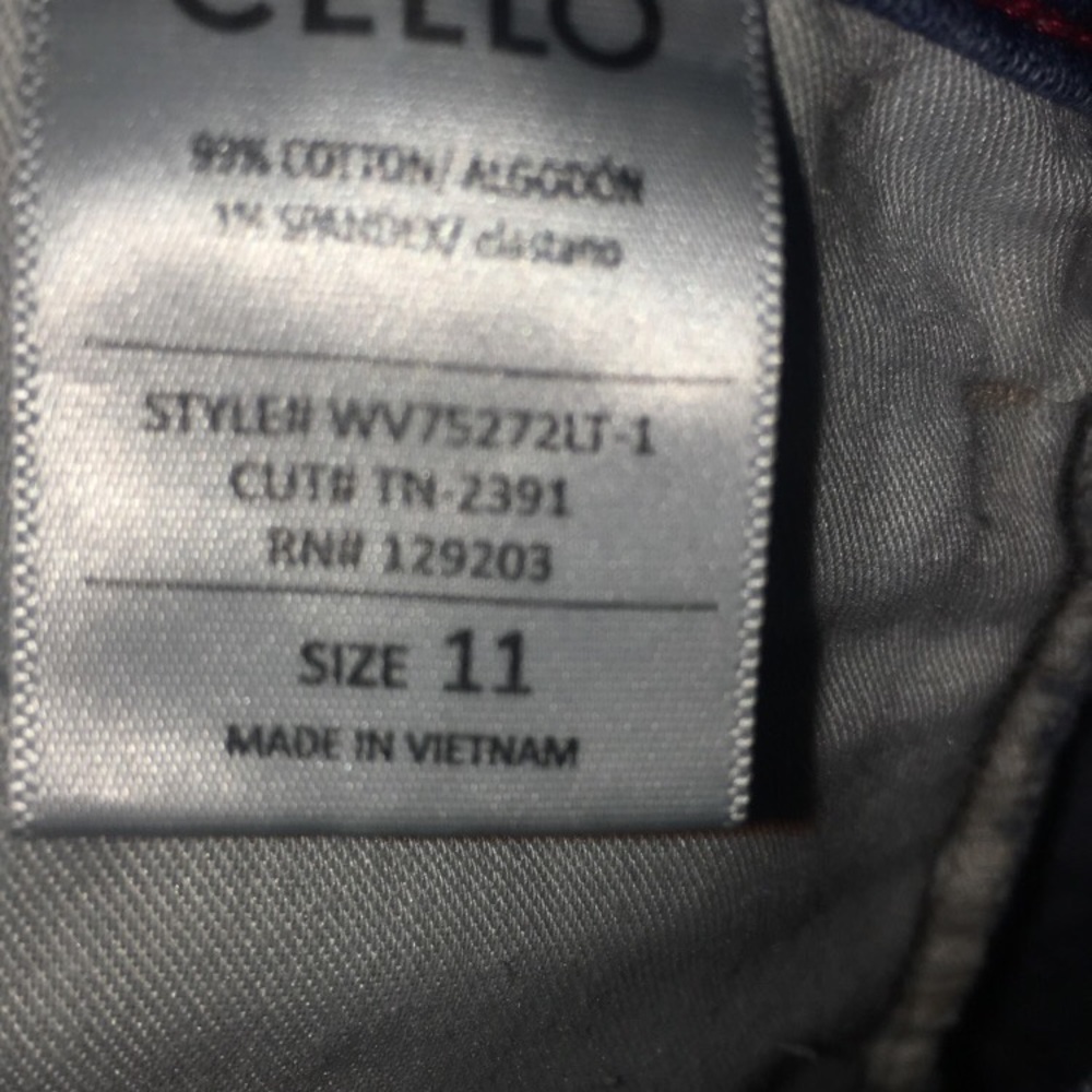 Ripped light blue jeans